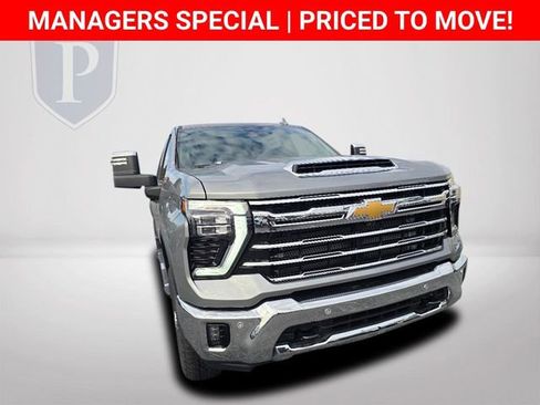 New 2026 Chevrolet Silverado 2500 LTZ w/ LTZ Premium Package image 13
