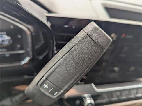 New 2025 GMC Sierra 1500 SLE image 13