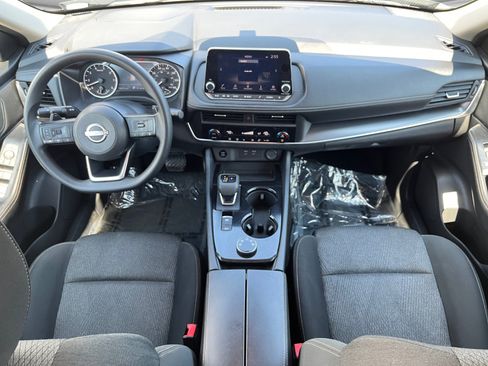 Used 2024 Nissan Rogue SV AWD/4WD image 12