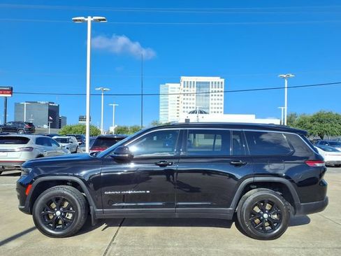 Used 2023 Jeep Grand Cherokee L Limited AWD/4WD image 24