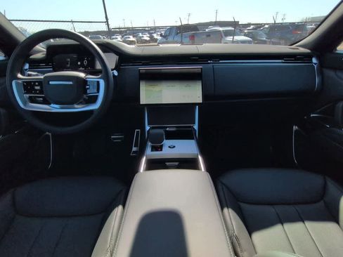 New 2026 Land Rover Range Rover Long Wheelbase SE AWD/4WD image 15