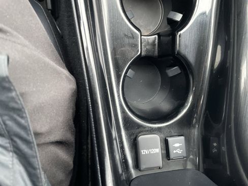 Used 2019 Toyota Prius XLE image 31