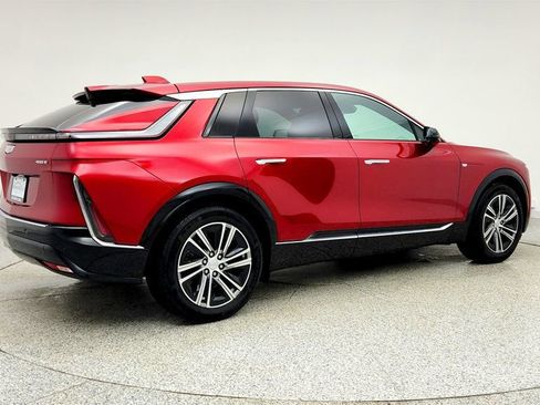 Used 2024 Cadillac Lyriq Luxury image 5