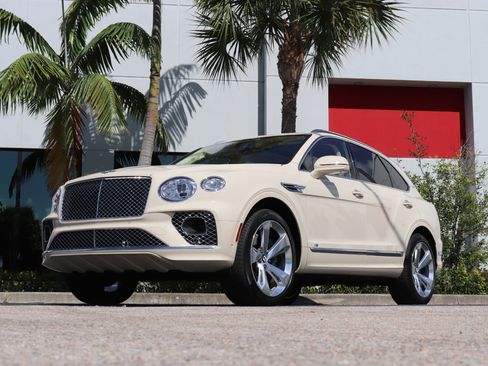 Used 2021 Bentley Bentayga AWD/4WD image 37