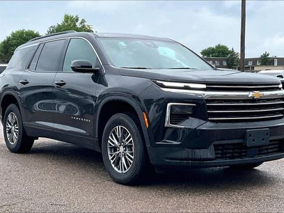 Used 2024 Chevrolet Traverse LT