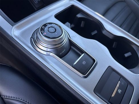 Used 2024 Ford Edge SEL image 29