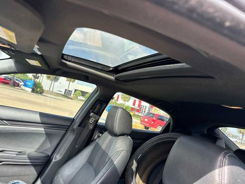 Used 2021 Honda Civic Sport Touring image 2