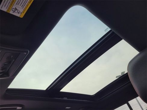 Used 2024 Nissan Titan PRO-4X w/ Pro-4x Convenience Package image 13