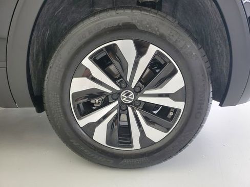 Used 2026 Volkswagen Atlas Cross Sport SE image 11