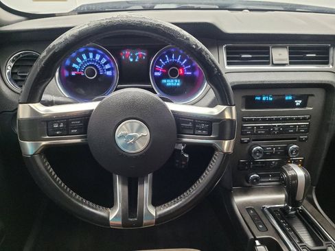 Used 2013 Ford Mustang Convertible RWD image 22
