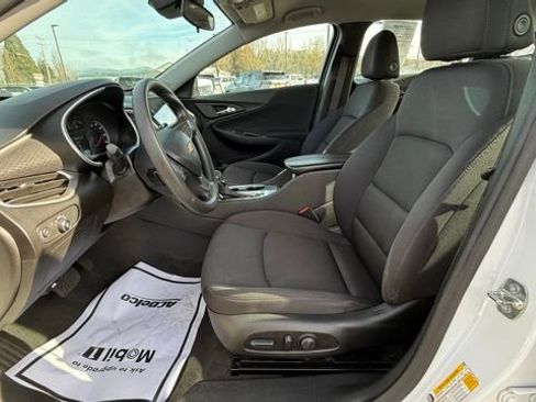 Used 2024 Chevrolet Malibu LT image 8