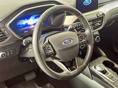 Used 2022 Ford Escape SEL w/ Technology Package AWD/4WD image 18