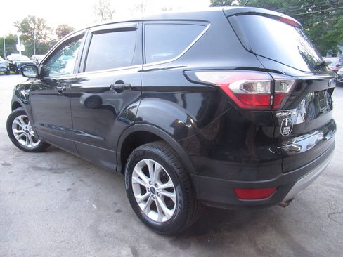 Used 2017 Ford Escape SE AWD/4WD image 12