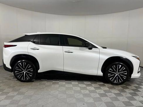 Used 2023 Lexus RZ 450e Premium w/ Technology Package image 3
