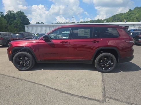 New 2025 Jeep Grand Cherokee L Altitude AWD/4WD image 7