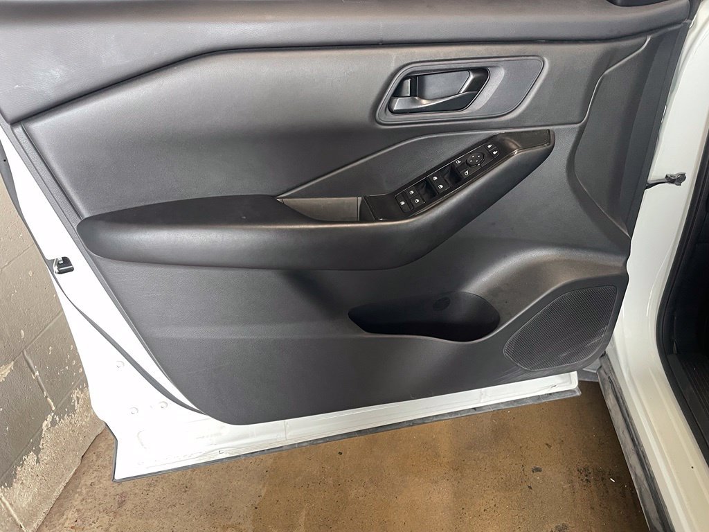 Certified 2025 Nissan Rogue S FWD image 9