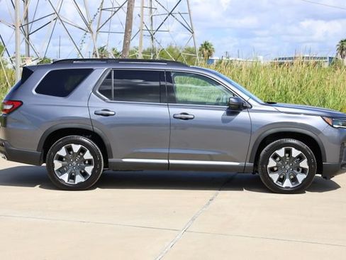 New 2026 Honda Pilot Touring image 4