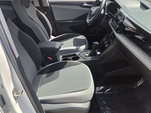 Certified 2023 Volkswagen Taos S FWD image 17
