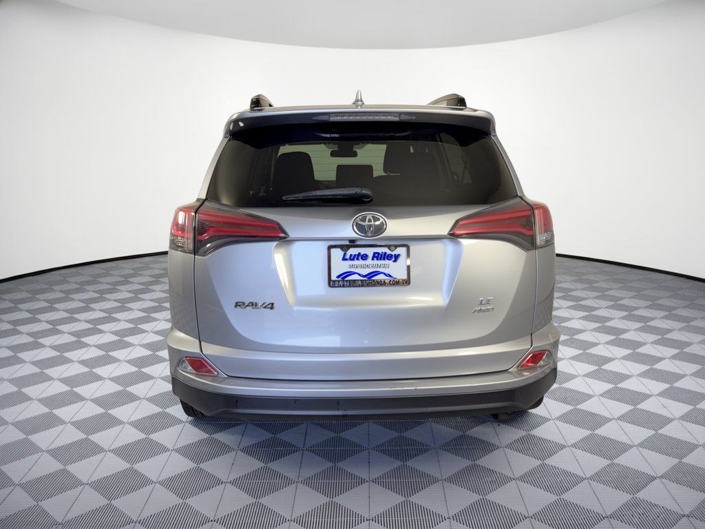 Used 2018 Toyota RAV4 LE w/ Carpet Mat Package AWD/4WD image 11