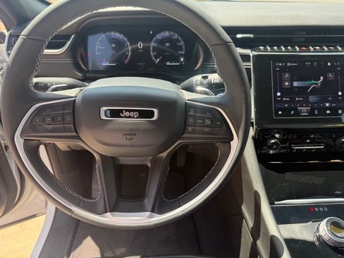 Used 2023 Jeep Grand Cherokee Altitude AWD/4WD image 31