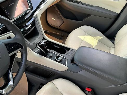 Used 2023 Cadillac XT6 Premium Luxury w/ LPO, Floor Liner Package AWD/4WD image 18