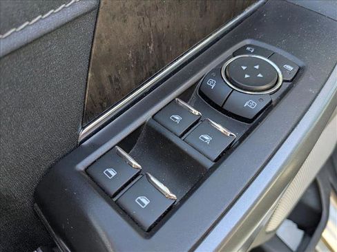 Used 2023 Ford F150 Lariat w/ Trailer Tow Package image 10