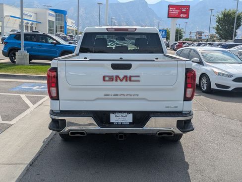 Used 2024 GMC Sierra 1500 SLE w/ X31 Off-Road Package AWD/4WD image 7