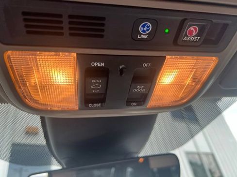 Used 2024 Honda Odyssey Elite image 23