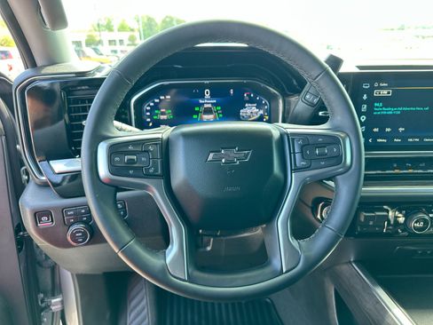 Used 2025 Chevrolet Silverado 2500 LTZ w/ LTZ Plus Package AWD/4WD image 14