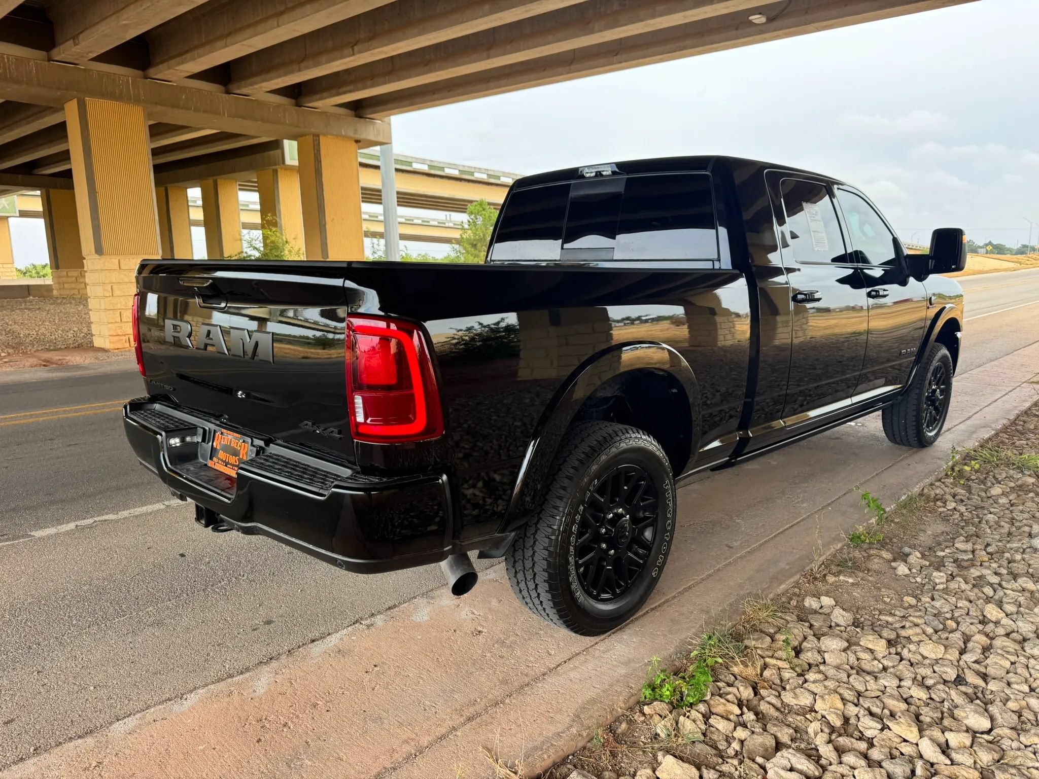Used 2026 RAM 3500 Limited AWD/4WD image 3