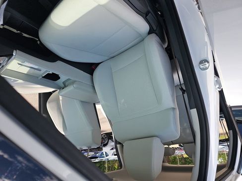 Certified 2025 Hyundai Santa Fe SE FWD image 10