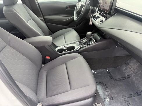 Used 2024 Toyota Corolla LE FWD image 30