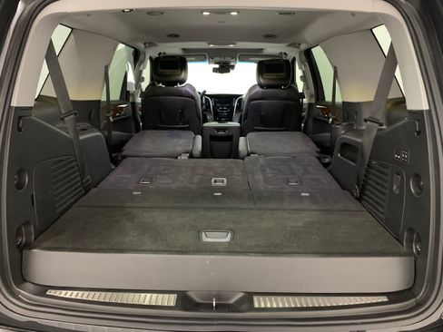Used 2020 Cadillac Escalade Luxury w/ Escalade Sport Edition image 40