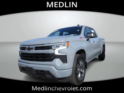 Used 2025 Chevrolet Silverado 1500 RST AWD/4WD image 4