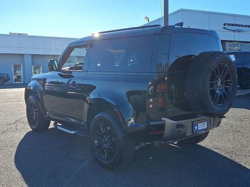 Used 2022 Land Rover Defender 90 X-Dynamic S image 8