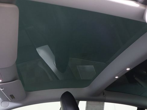 Used 2023 Tesla Model 3 Performance image 15