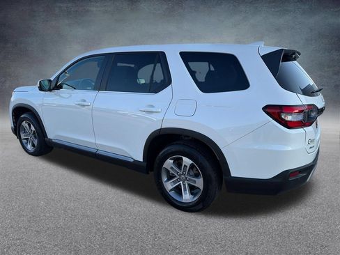 Used 2025 Honda Pilot EX-L image 3