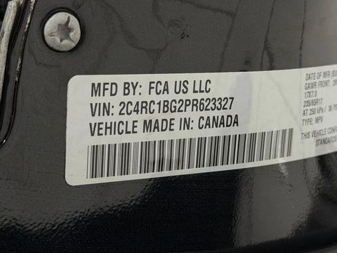 Used 2023 Chrysler Pacifica Touring-L FWD image 19