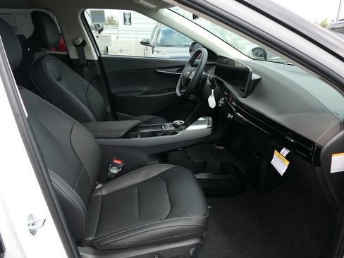 New 2025 Kia EV6 Wind image 26