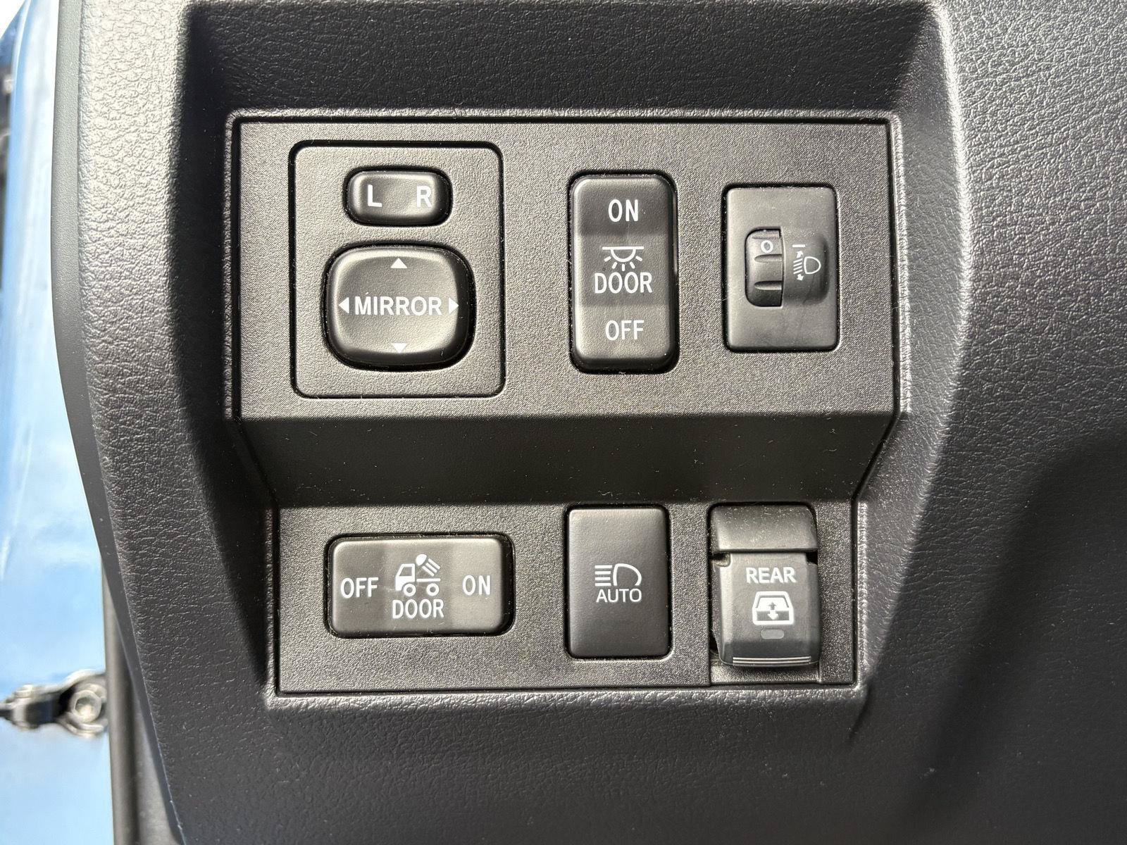 Used 2021 Toyota Tundra SR5 w/ TRD Off-Road Package AWD/4WD image 11