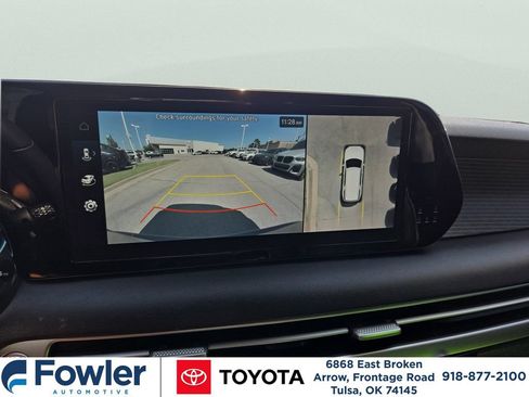 Used 2025 Hyundai Palisade Limited AWD/4WD image 24