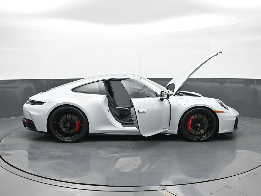 Certified 2026 Porsche 911 Carrera 4 GTS AWD/4WD image 29
