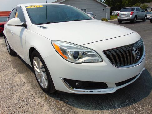 Used 2015 Buick Regal FWD image 2
