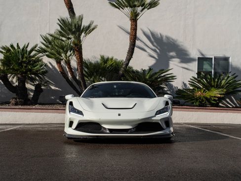 Used 2020 Ferrari F8 Tributo image 2