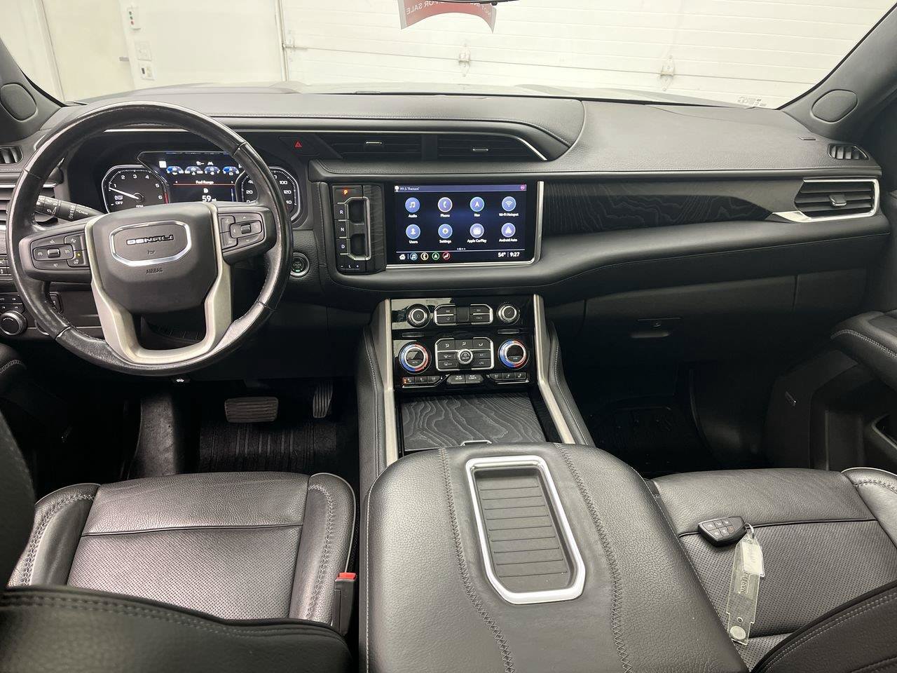 Certified 2021 GMC Yukon Denali w/ Denali Premium Package AWD/4WD image 4
