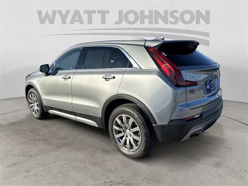 Used 2023 Cadillac XT4 Premium Luxury image 3