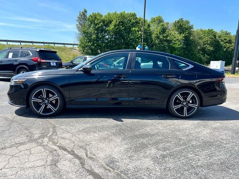 Used 2023 Honda Accord Sport image 4