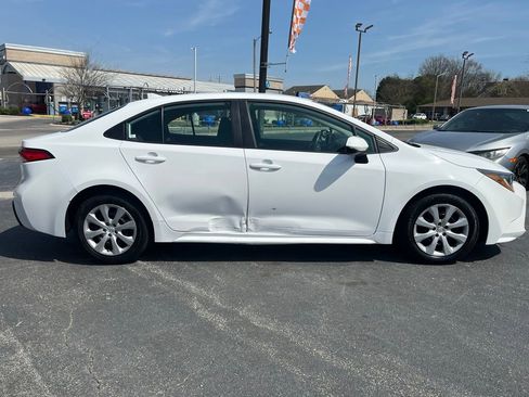 Used 2023 Toyota Corolla LE image 9