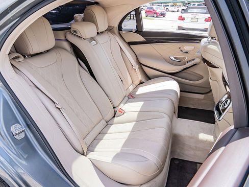 Used 2018 Mercedes-Benz S 560 Sedan image 21