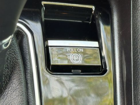 Used 2025 Jeep Compass Latitude image 30